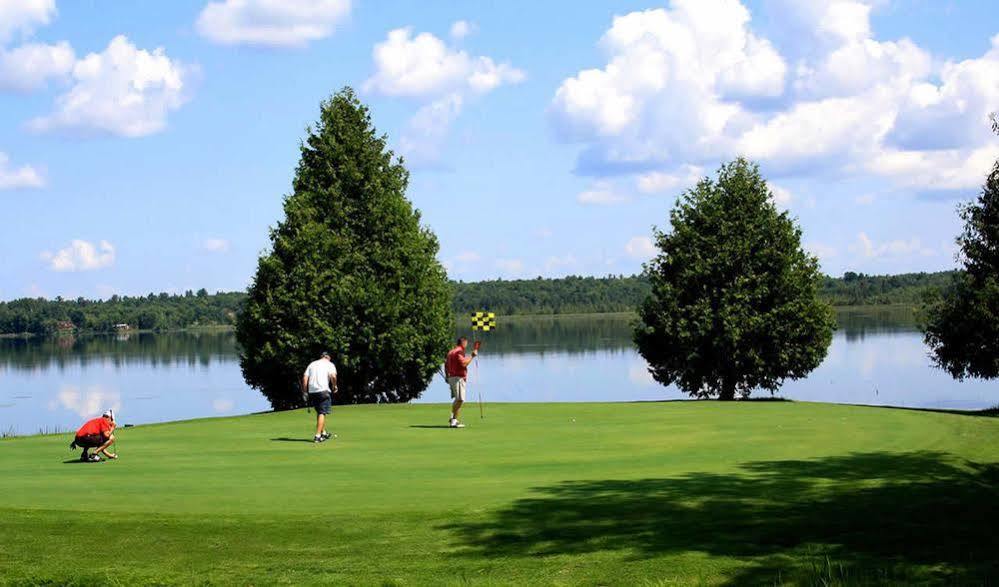 Highlands Four Season Resort Calabogie Bagian luar foto